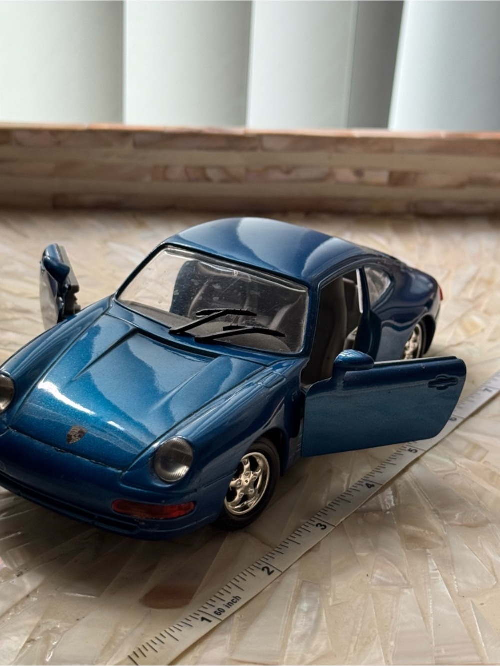 Porsche 911 Carrera Diecast Model Car Blue 1:24 Scale – Opening Doors – Detailed